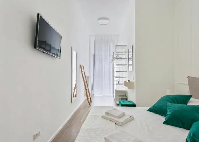 Sofia Lake Suite